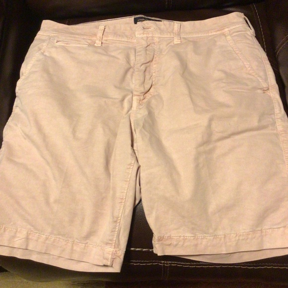 Men’s shorts - Picture 2 of 2